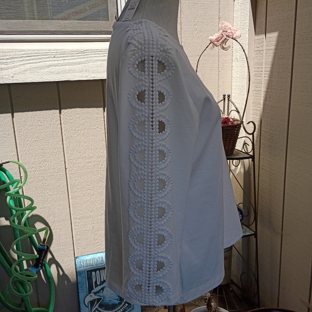 Top - Picture 3 of 3
